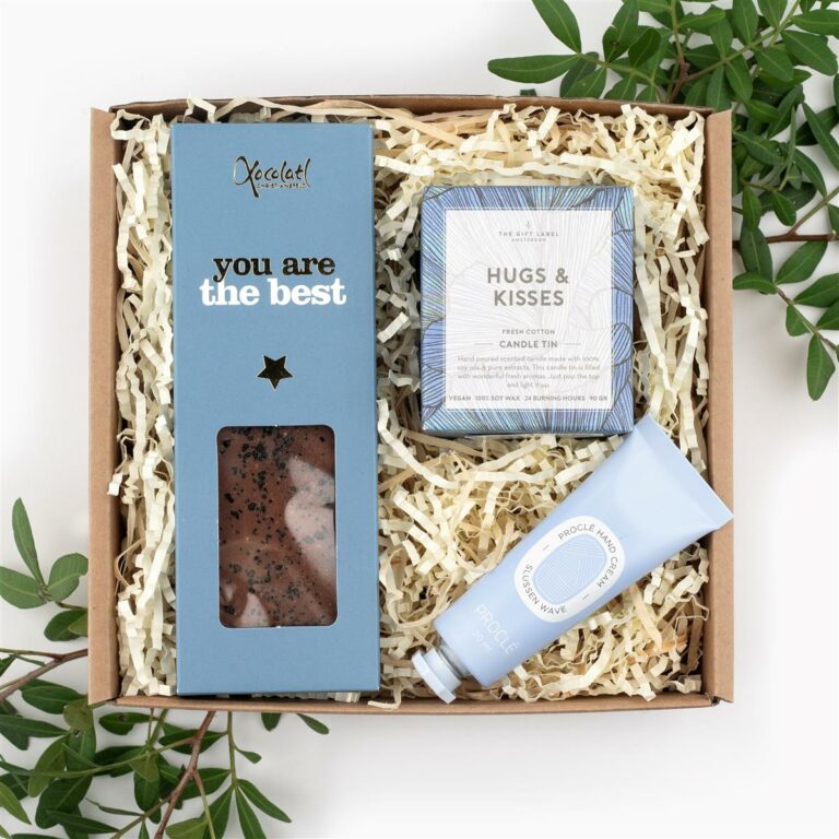 Objemi-in-poljubcki-zanjo-rojstni-dan-valentinovo-dan-zena-materinski-dan, darilo zanjo, darilo za vzgojiteljice, darilo ob rojstvu, darilo zanjo darilo za materinski dan darila za mami darilo za mamo